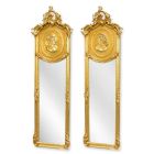 Paar Spiegel mit goldener Verzierung, A PAIR OF GOLD TRUMEAU MIRRORS