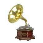 Grammophon, achteckig, AN OCTAGONAL GRAMAPHONE