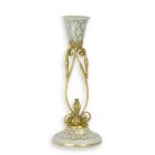 Porzellan-Kerzenhalter mit Bronzeanteilen, A BRONZE MOUNTED PORCELAIN CANDLE-STICK