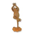 Gusseisentierfigur Yoga-Frosch, rostfarben, A RUSTY CAST IRON FIGURINE OF A FROG DOING YOGA