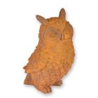 Gusseisentierfigur Eule, rostfarben, A RUSTY CAST IRON FIGURINE OF AN OWL