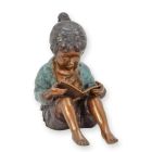 Bronzefigur lesendes Mädchen, Mädchenfigur, Kinderfigur, Gartenfigur, A BRONZE SCULPTURE OF A LITTLE GIRL READING A BOOK