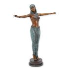 Bronzestatue ägyptische Tänzerin, A BRONZE SCULPTURE OF AN EGYPTIAN DANCER