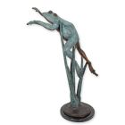 Bronzefigur springender Frosch, Froschfigur, Bronzefrosch, Gartenfigur, A BRONZE SCULPTURE OF A LEAPING FROG