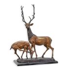 Bronzefigur Hirsch und Hirschkalb, Hirschfigur, Bronzehirsch, Bronzetier, Tierfigur, Gartenfigur, Wildtier, , A BRONZE SCULPTURE OF A DEER COUPLE