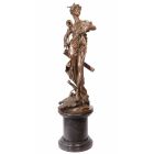 Bronzefigur der Diana Victorious, A BRONZE SCULPTURE OF DIANA VICTORIOUS