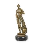 Bronzefigur nackte Frau, weiblicher Akt, Nacktfigur, Frauenfigur, Bronzefrau, Dekofigur, A BRONZE SCULPTURE OF A FEMALE NUDE