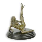 Erotische Bronzefigur, weiblicher Akt, AN EROTIC BRONZE SCULPTURE OF A RECLINING FEMALE NUDE