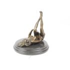 Erotische weibliche Bronzefigur, liegende Frau, H. 19,2 cm, Frauenerotik, Erotikfigur, AN EROTIC BRONZE SCULPTURE OF A FEMALE NUDE