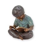 Bronzefigur lesender Junge, Jungenfigur, Kinderfigur, Gartenfigur, A BRONZE SCULPTURE OF A LITTLE  BOY READING A BOOK