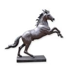 Bronzetierstatue Pferd, Pferdefigur, Bronzepferd, Tierstatue, Gartenstatue, A BRONZE SCULPTURE OF A STAGGERING HORSE