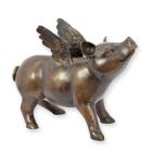 Bronzetierfigur geflügeltes Schwein, Höhe 38,5 cm, Fantasiefigur, Schweinefigur, Bronzeschwein, Gartenfigur, A BRONZE SCULPTURE OF A FLYING PIG